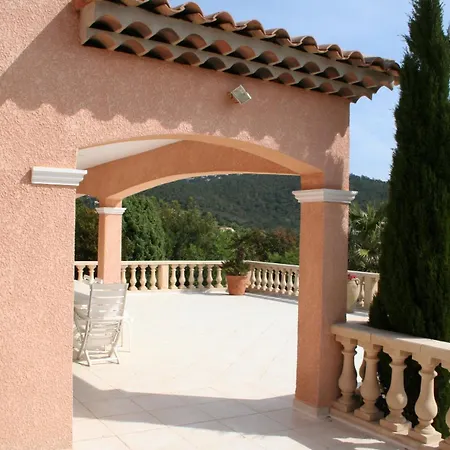 La Pinede Les Issambres Golf De Saint Tropez - Vue Panoramique De La Piscine