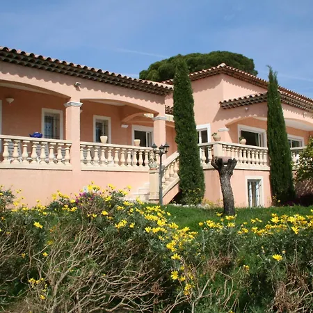 La Pinede Les Issambres Golf De Saint Tropez - Vue Panoramique De La Piscine * Roquebrune-sur Argens