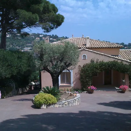 Villa La Pinede Les Issambres Golf De Saint Tropez - Vue Panoramique De La Piscine Roquebrune-sur Argens